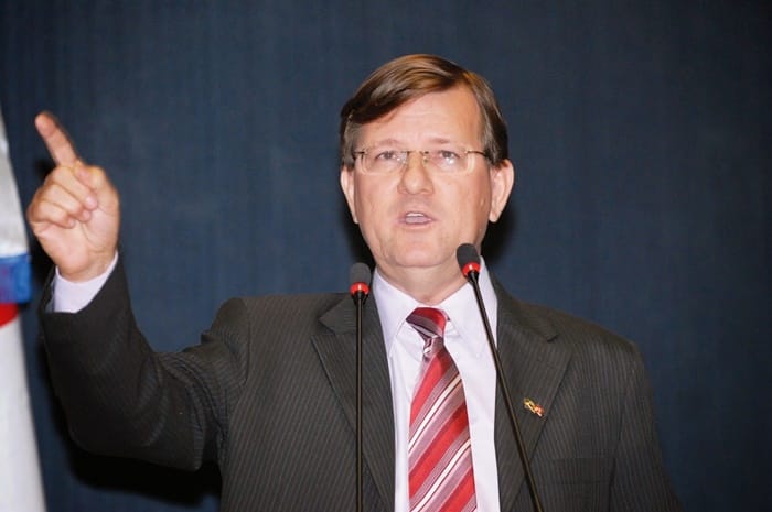 “Temos que investir muito nos bairros”, afirma deputado federal José Ricardo “Temos que investir muito nos bairros”, afirma deputado federal José Ricardo
