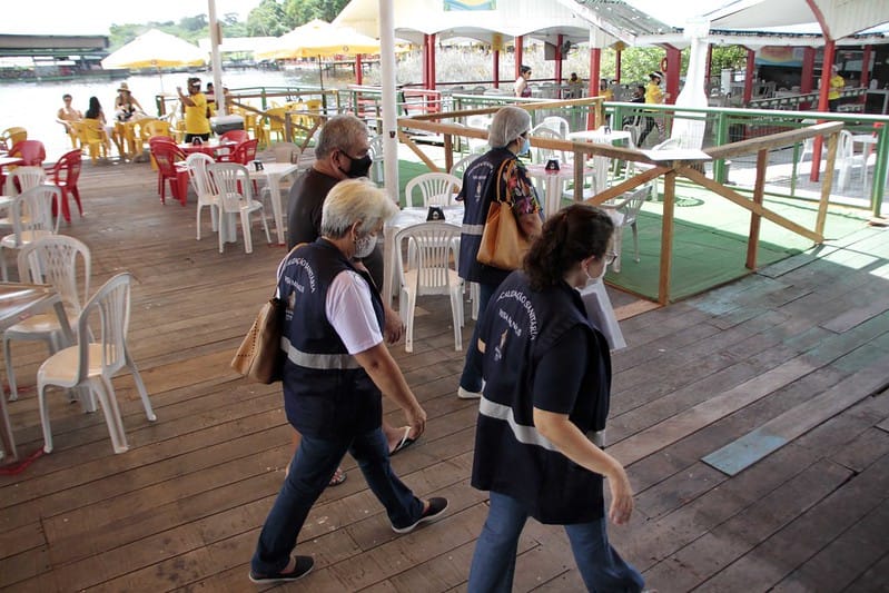 Visa Manaus fiscaliza flutuantes no fim de semana - SEMSA 01