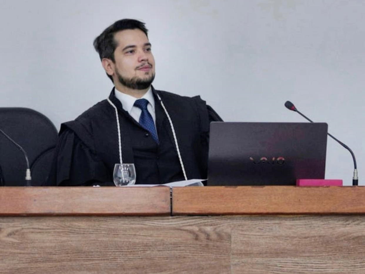 Justiça afasta prefeito de Itacoatiara por improbidade administrativa e desobediência a decisões judiciais