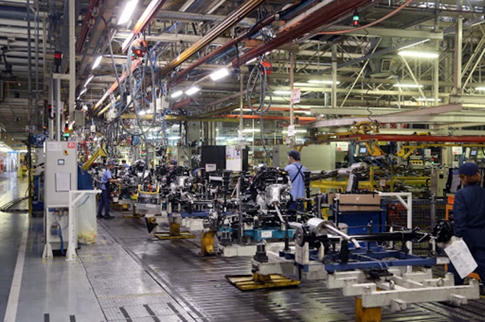 Atividade industrial no país melhora desempenho em maio, afirma CNI