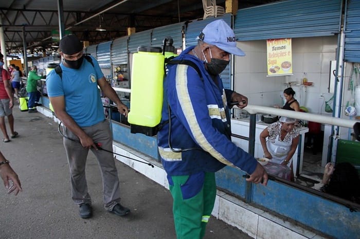 Ações de higienização em locais públicos continuam em Manaus