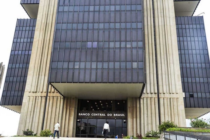 Atividade econômica cresce 4,89% em maio, diz indicador do BC