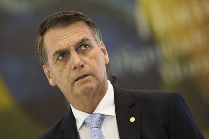 Bolsonaro fala em estender auxílio emergencial até o final do ano