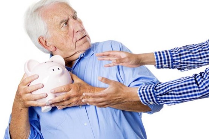 Golpes financeiros contra idosos crescem 60%