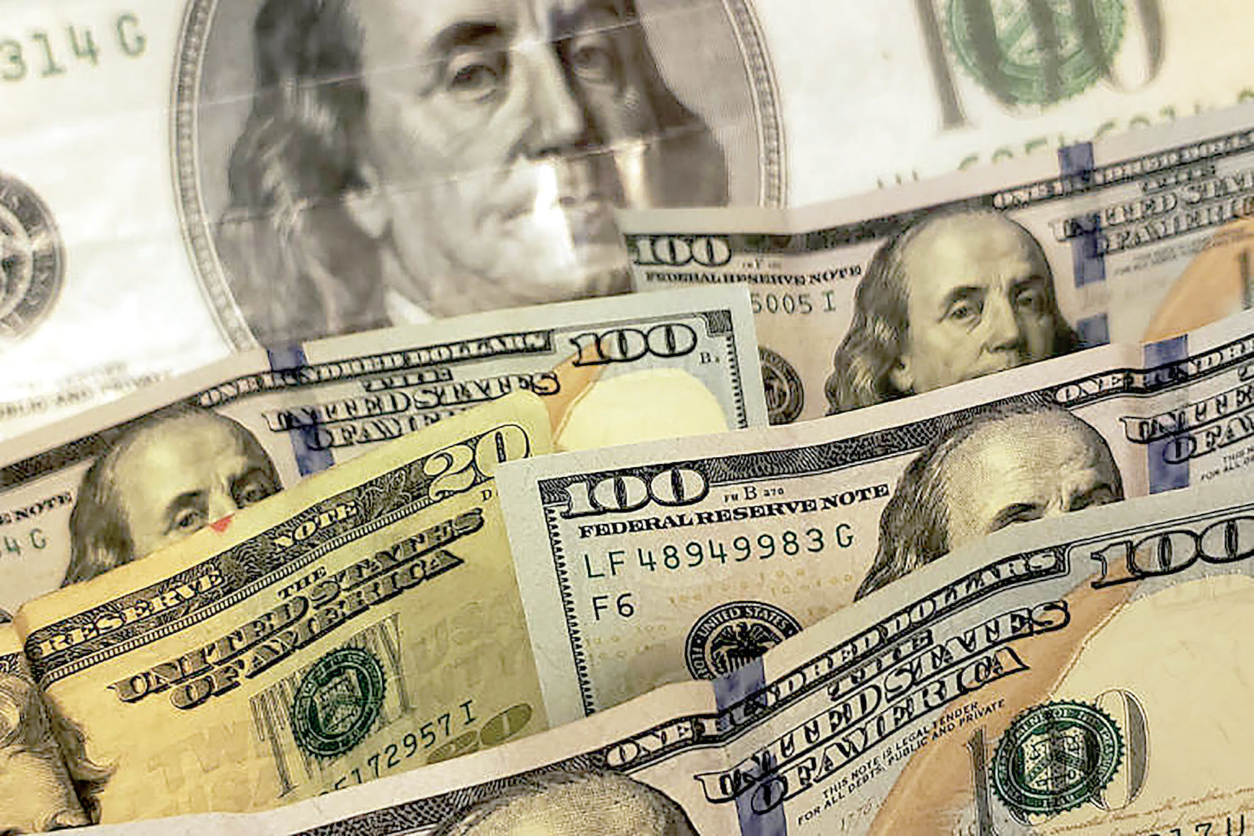Argentina tenta conter disparada do dólar