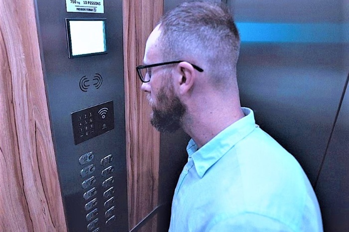 MAX Voice traz atendimento rápido em caso de urgência em elevadores