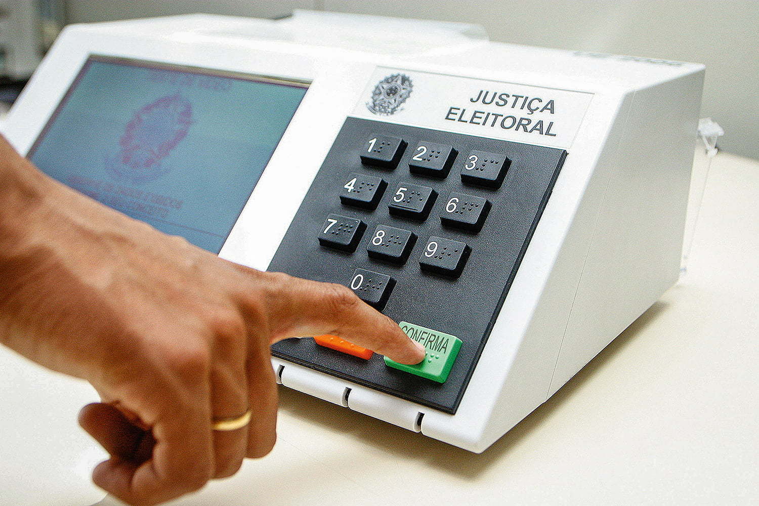 Maioria dos candidatos nas eleições em Manaus não tem diploma