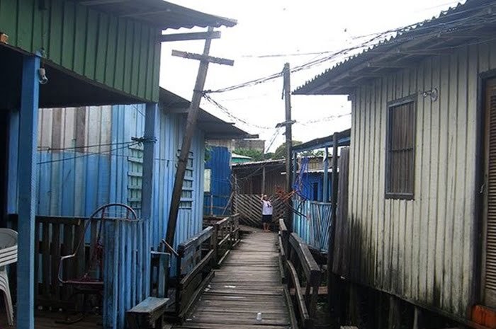 Condições de moradia são precárias no Amazonas