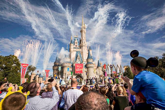 Com avanço da covid-19, Disney vai demitir 32 mil funcionários em 2021