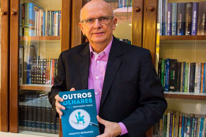Auditor do Amazonas lança livro e Tocantins realiza I Fórum Internacional de Educação Fiscal