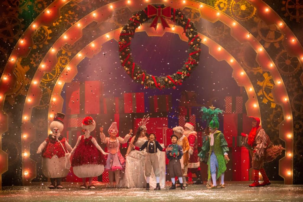 ‘A Caixa Mágica do Natal’ estreia no Teatro Amazonas