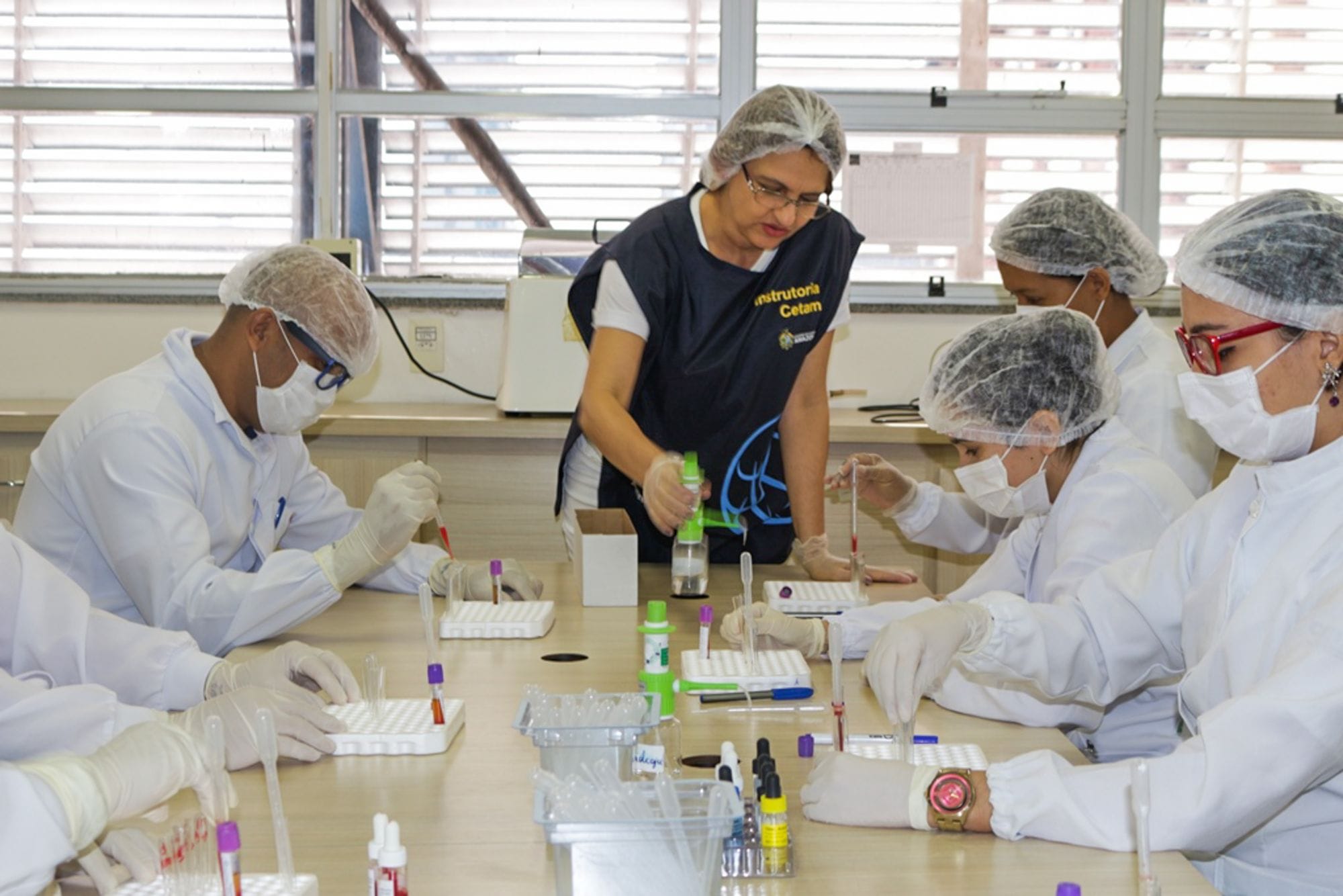 Cetam antecipa conclusão de cursos técnicos na área de saúde