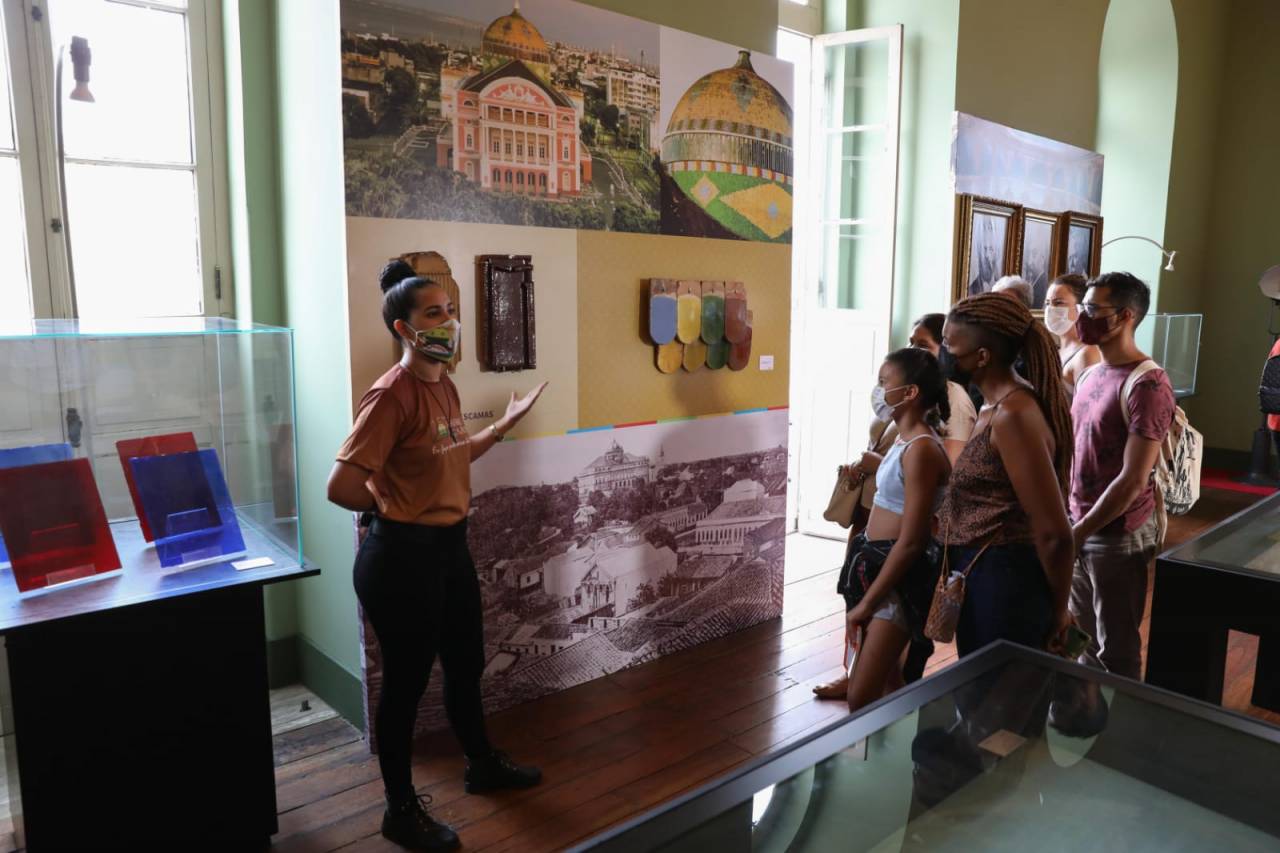 Asfalto do Distrito recebe elogios - Exposicao 125 anos Teatro Amazonas 1 Michael Dantas exposições