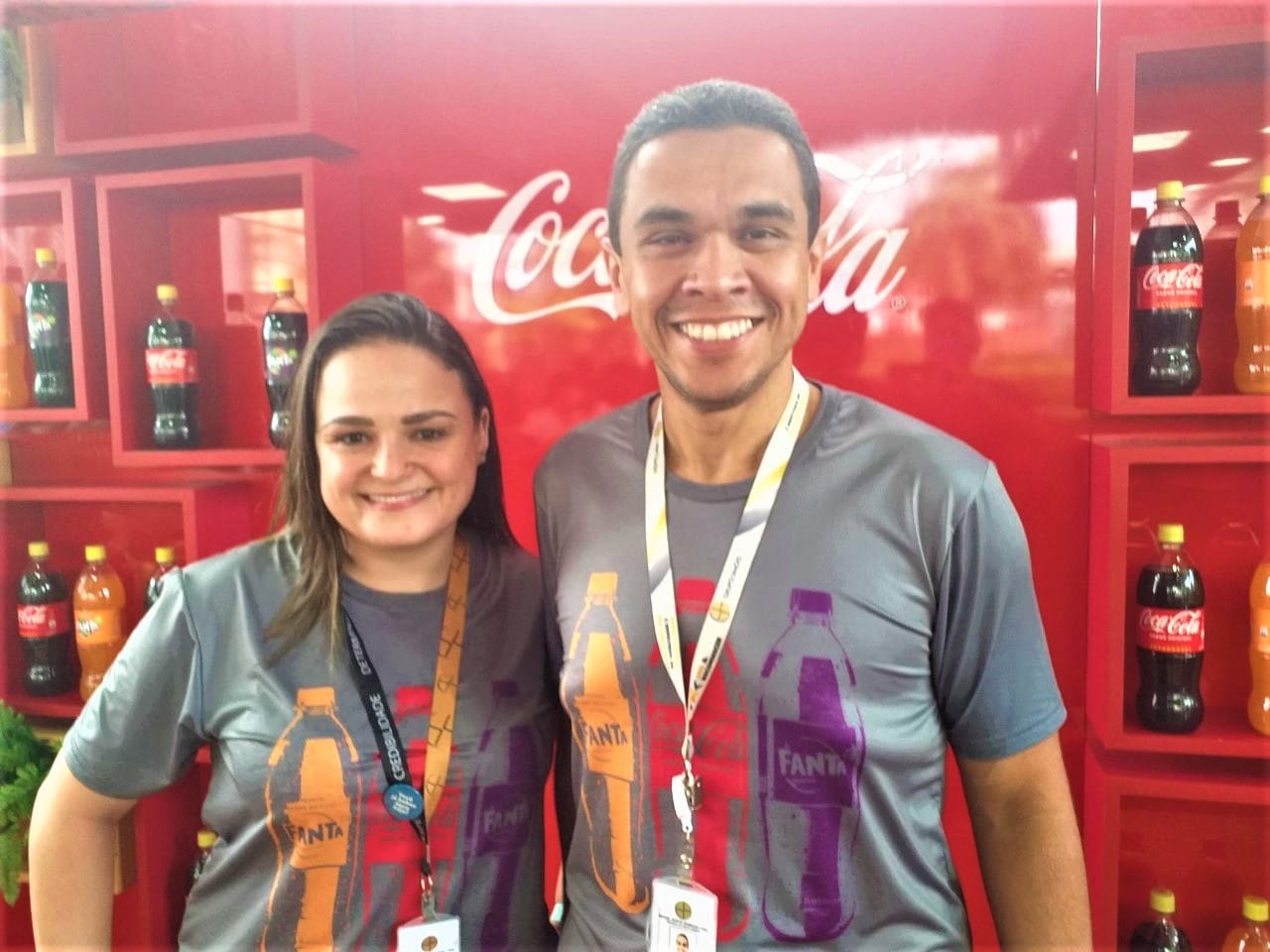 Coca-Cola lança novas garrafas retornáveis - Cola 1 2