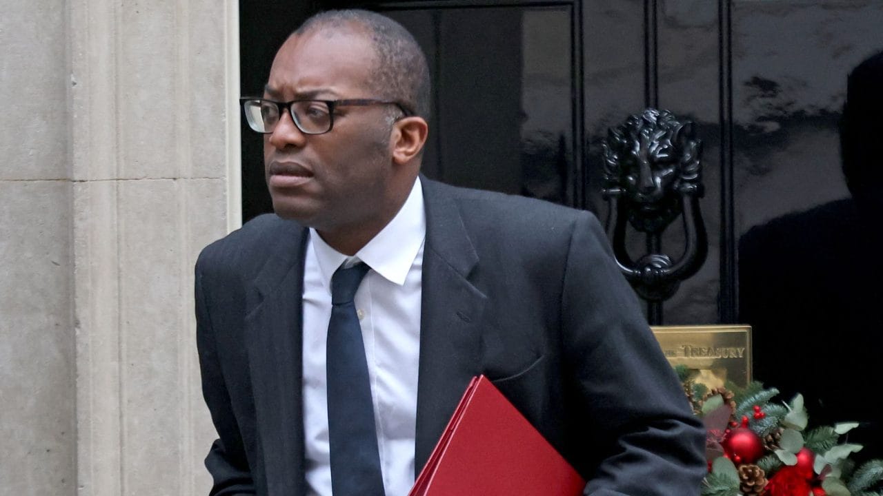 Reino Unido chama as pessoas ao trabalho presencial - kwasi kwarteng Reino Unido chama as pessoas ao trabalho presencial - kwasi kwarteng