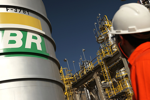 Bolsonaro diz que política de preços da Petrobras deve ser revista - petrobras Bolsonaro diz que política de preços da Petrobras deve ser revista - petrobras
