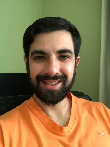 Brasileiros começaram a cortar bares, cinemas, shows e baladas - hugo victor da silva trocou as baladas por encontros em sua casa com amigos proximos 1653667416791 v2 450x600.jpg 2