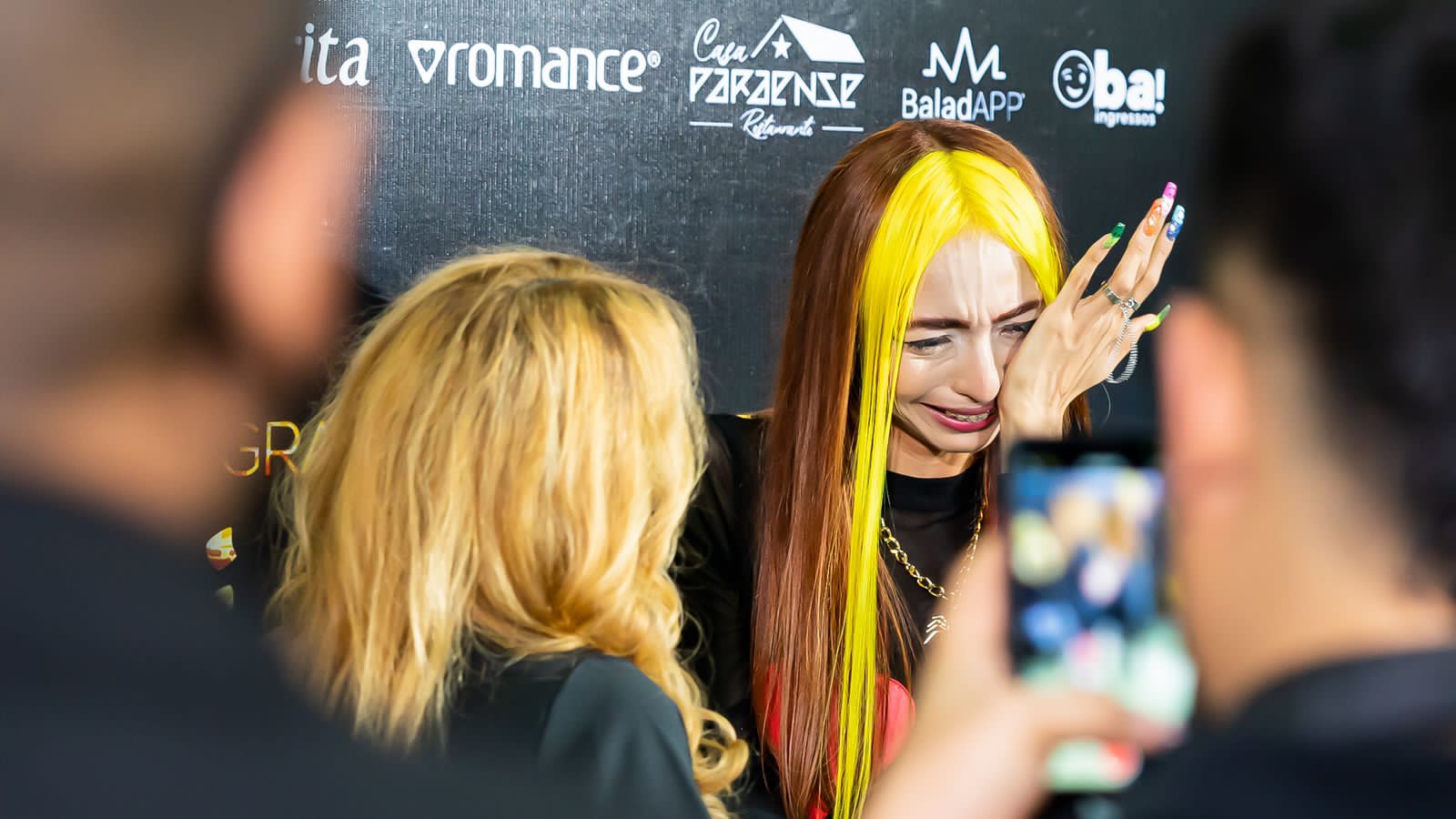 Rainha Joelma volta ao passado e aos seus súditos - ruivinha e joelma Rainha Joelma volta ao passado e aos seus súditos - ruivinha e joelma