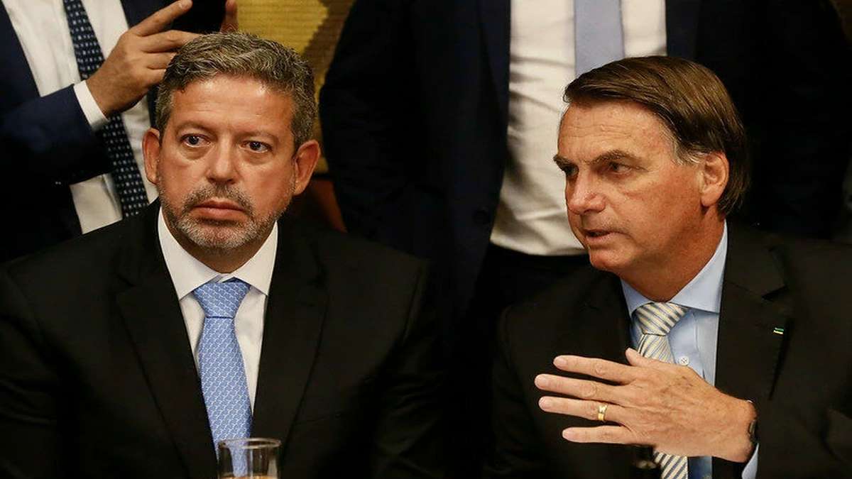 Lira reúne Bolsonaro, Moraes, governistas e oposição em jantar para Gilmar - Presidente Jair Bolsonaro e o presidente da Camara Arthur Lira Foto PR Isac Nobrega Lira reúne Bolsonaro, Moraes, governistas e oposição em jantar para Gilmar - Presidente Jair Bolsonaro e o presidente da Camara Arthur Lira Foto PR Isac Nobrega