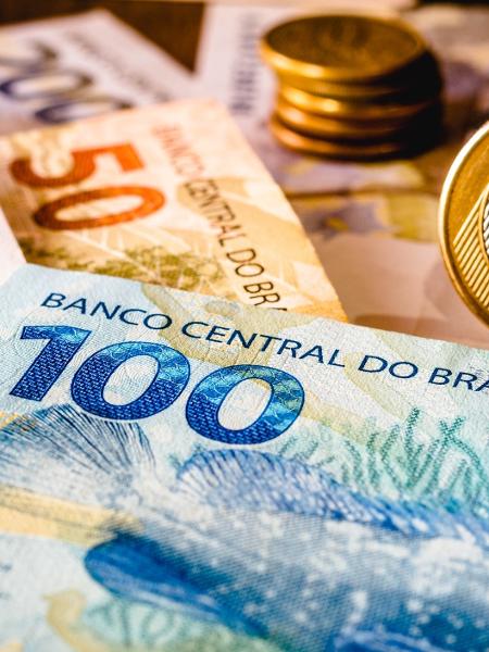 Veja quais são as dúvidas mais frequentes na hora de solicitar um empréstimo - dinheiro notas real economia