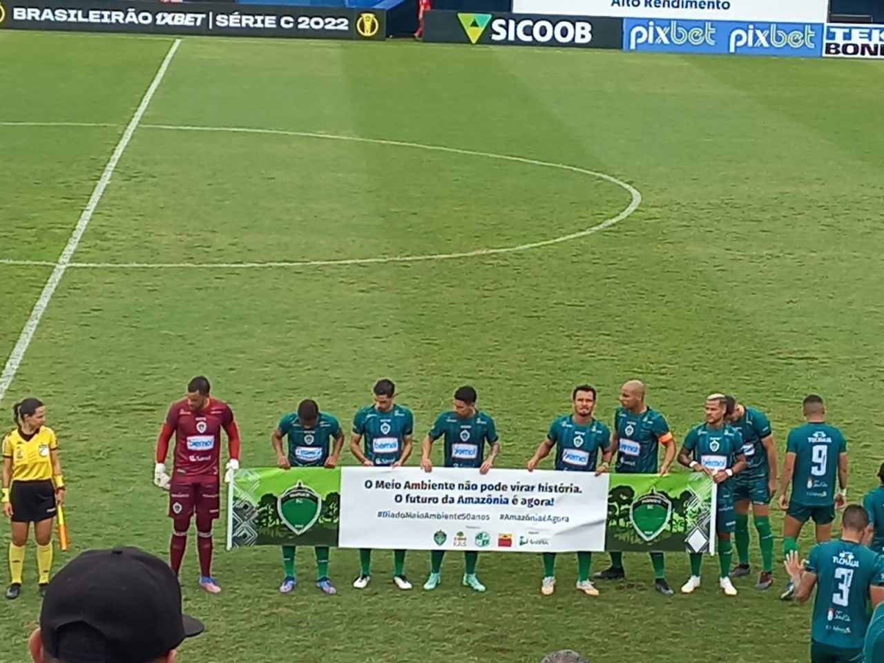 Manaus F.C. estende faixa em prol da Amazônia no Dia do Meio Ambiente - manaus fc Manaus F.C. estende faixa em prol da Amazônia no Dia do Meio Ambiente - manaus fc