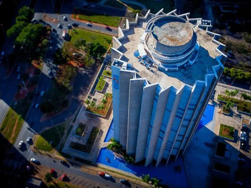 Diretor da Caixa Econômica Federal é encontrado morto na sede do banco em Brasília -