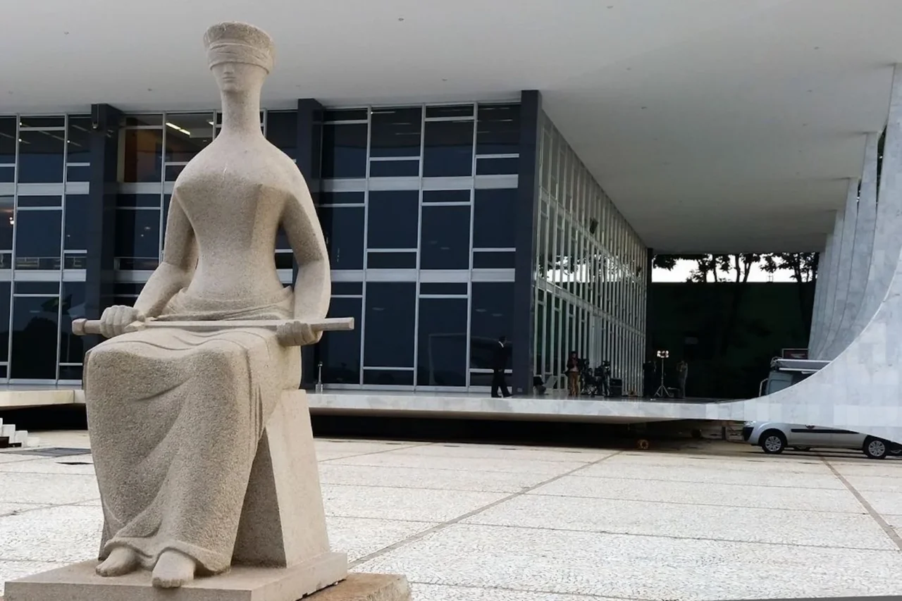 Crise o IPI segue ameaçando a ZFM e Amazonas mantém luta na justiça - 0909 A5 Crise o IPI segue ameaçando a ZFM e Amazonas mantém luta na justiça - 0909 A5