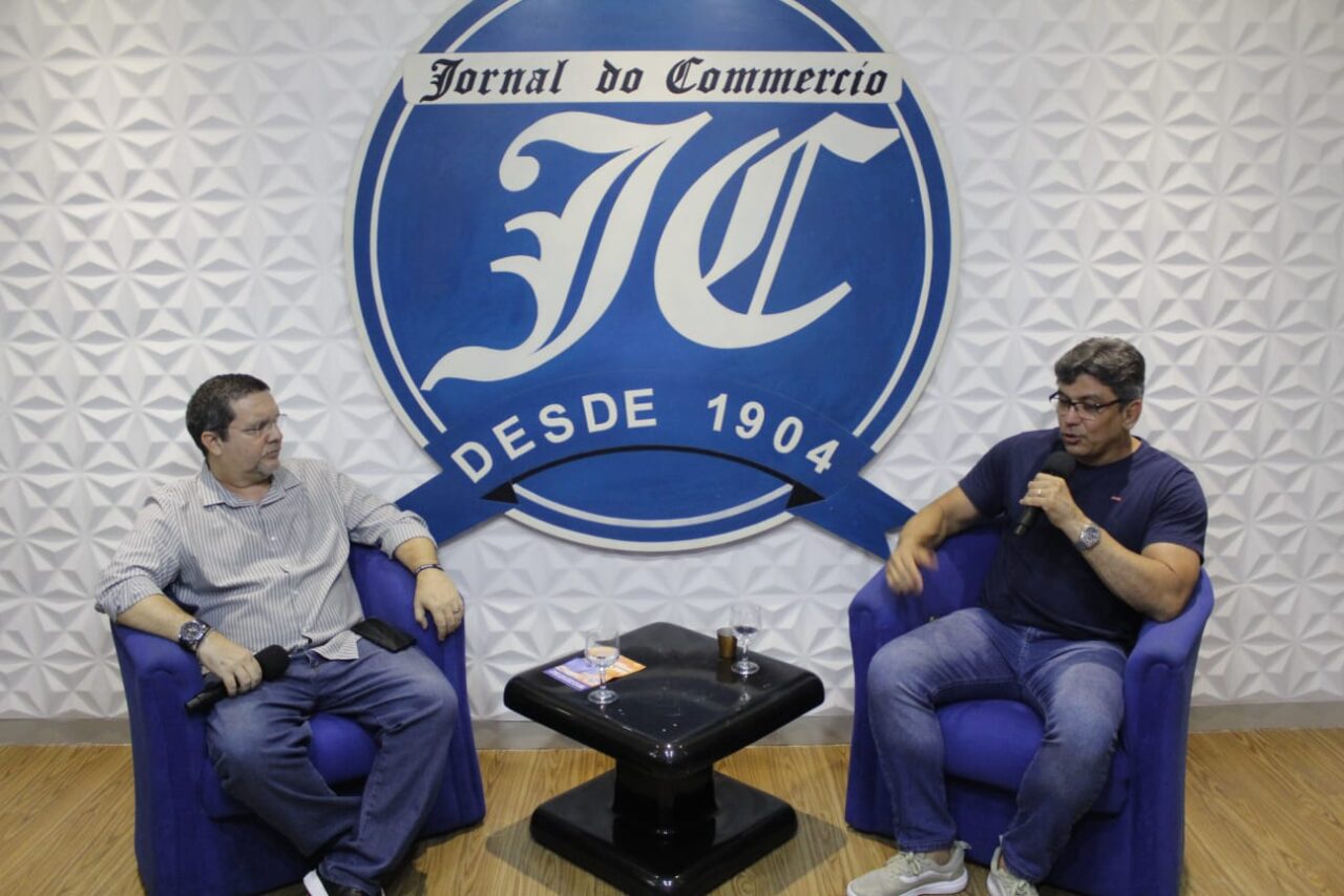 Entrevista: Médico Marcus Grangeiro defende descentralização da saúde - 1609 A6b Entrevista: Médico Marcus Grangeiro defende descentralização da saúde - 1609 A6b