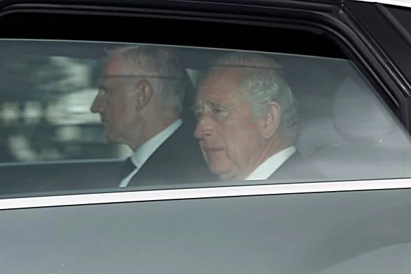 Morte de Elizabeth: rei Charles III chega a Londres para 1º pronunciamento - rei charles Morte de Elizabeth: rei Charles III chega a Londres para 1º pronunciamento - rei charles