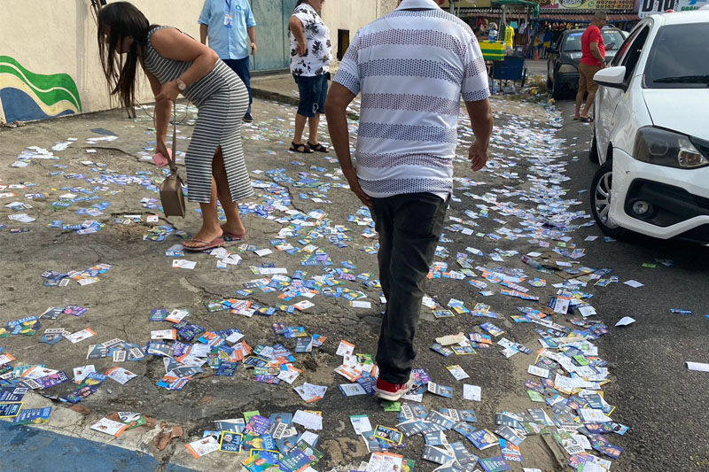 Eleições 2022: Santinhos ‘sujam’ as ruas da cidade - santinhos