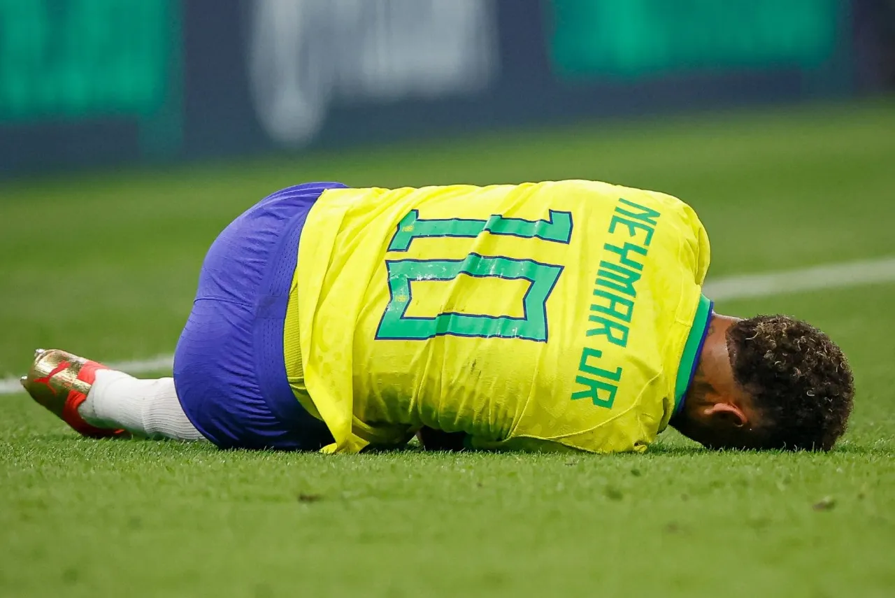 Neymar e Danilo estão fora da primeira fase da Copa do Mundo - ney fora 2