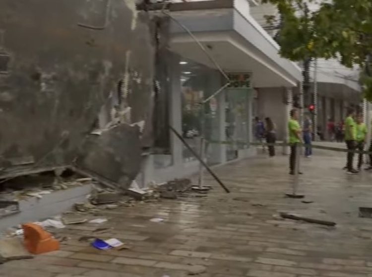 Dezembro começa com chuvas e ocorrências sérias na cidade - 0212 A2a loja shop do pe 1 Dezembro começa com chuvas e ocorrências sérias na cidade - 0212 A2a loja shop do pe 1
