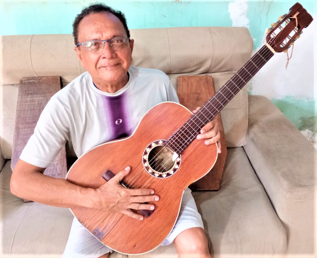 <strong>Luthier Rochinha e a cidade flutuante</strong> - 0912 B1b