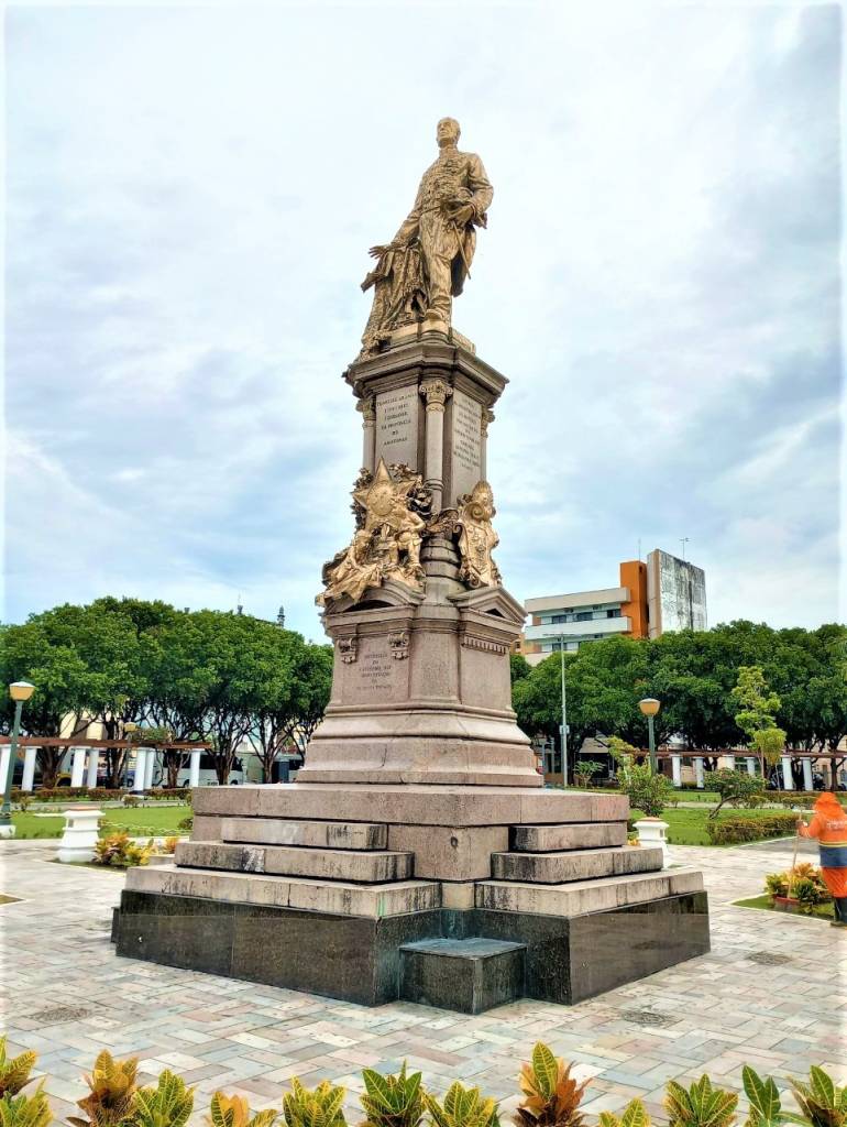 <strong>“Estátuas históricas podem ser pintadas”</strong> - 0802 B1a <strong>“Estátuas históricas podem ser pintadas”</strong> - 0802 B1a