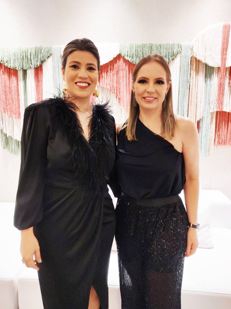 Mostra Artefacto foi o evento de maior destaque no primeiro trimestre em Manaus (veja vídeo) - 16 Renata Scherer Morena da esquerda e Theka Mendes Arquitetas Mostra Artefacto foi o evento de maior destaque no primeiro trimestre em Manaus (veja vídeo) - 16 Renata Scherer Morena da esquerda e Theka Mendes Arquitetas