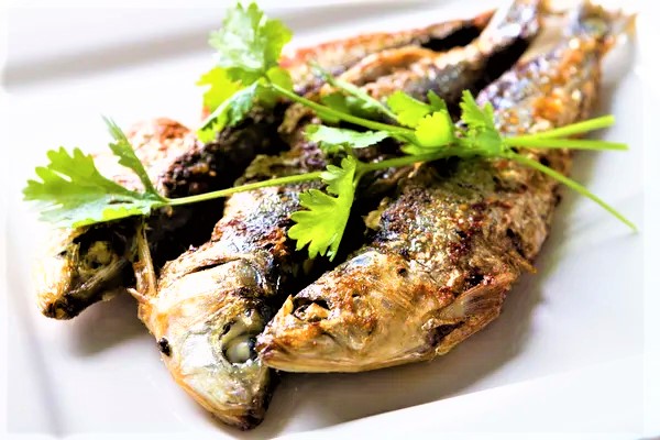 <strong>Um dia com peixes fritos</strong> - AA sardinha 1 2