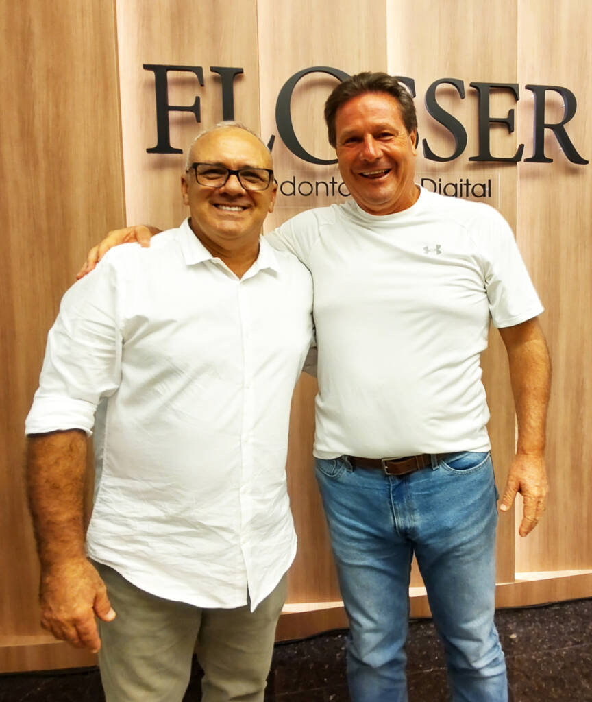 Flosser revoluciona o mercado - 4 Dr. Dante Brescianini e o empresario Wilson Perico Flosser revoluciona o mercado - 4 Dr. Dante Brescianini e o empresario Wilson Perico
