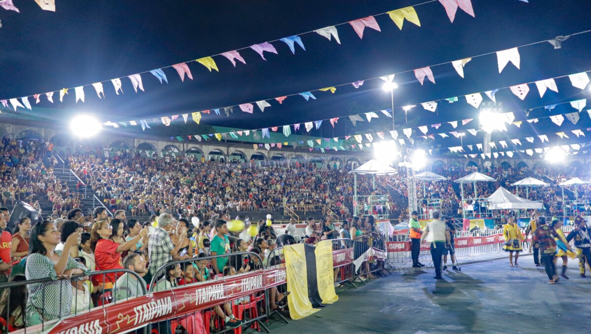 Festival Folclórico do Amazonas tem público crescente - folclore