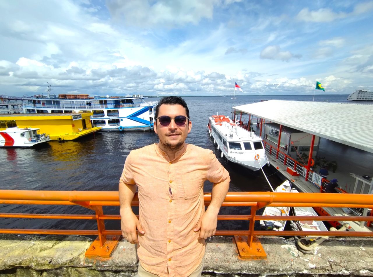 Fugindo da ditadura em seu país, psicólogo venezuelano desenvolve projetos literários em Manaus - 1005 B1c