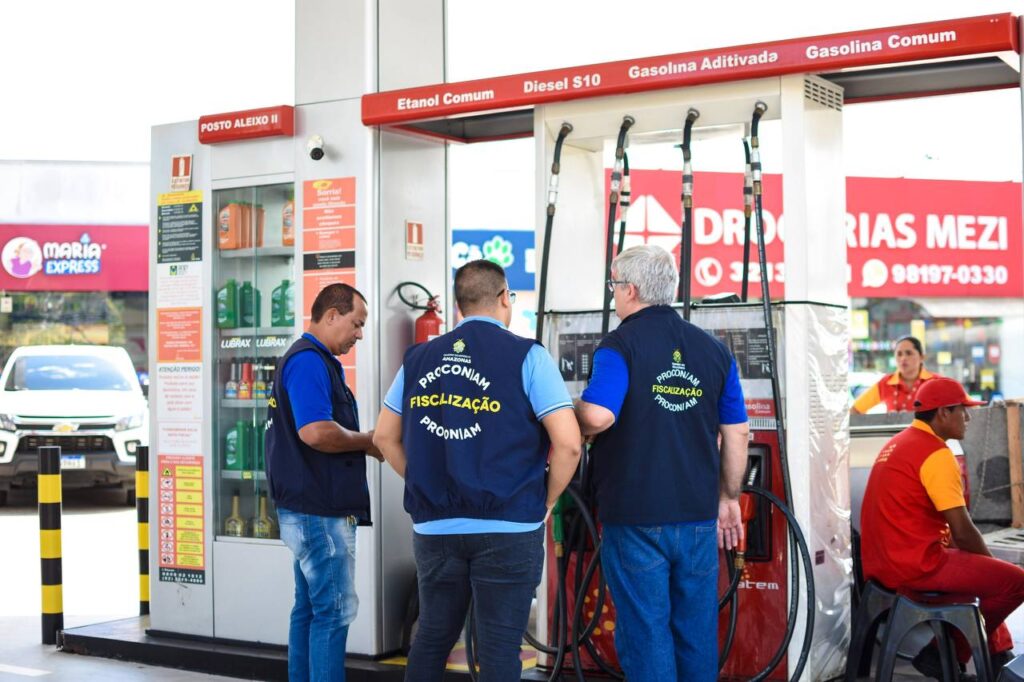 Procon-AM fiscaliza postos de gasolina para coibir aumento abusivo de preços em Manaus - fiscalizacao posto 002 1024x682 1
