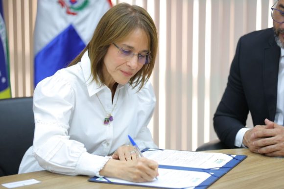 Governador Wilson Lima anuncia voo direto do Amazonas para a República Dominicana em 2025 - SECOM EMBAIXADORA DA R.DOMINICANA PATRICIA VILLEGAS 1024x682 1
