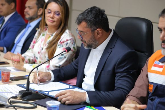 Estiagem: Governador Wilson Lima decreta situação de emergência para 62 municípios do Am - WhatsApp Image 2024 08 28 at 20.45.58 Estiagem: Governador Wilson Lima decreta situação de emergência para 62 municípios do Am - WhatsApp Image 2024 08 28 at 20.45.58