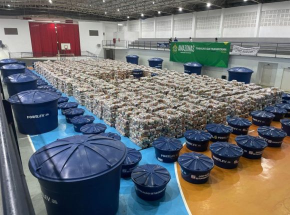 Governo do Am envia mais de 1.500 toneladas de alimentos como ajuda humanitária para municípios afetados pela estiagem - Ajuda Alto Solimoes Foto ALEX PAZUELLO Secom 4