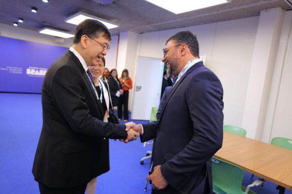 Em reunião do G20, governador Wilson Lima destaca investimentos em CT&I para cadeias sustentáveis e defesa do meio ambiente - Em reuniao do G20 governador Wilson Lima destaca investimentos em CTI para cadeias sustentaveis e defesa do meio ambiente 9 Fotos Alex Pazuello e Diego Peres Secom 1024x682 1