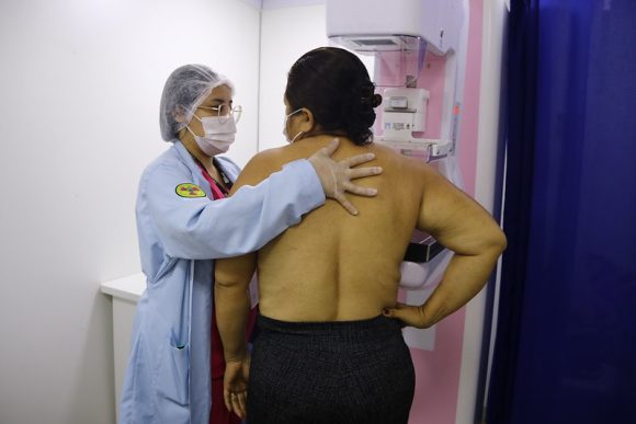 No mês do Outubro Rosa, Governo do Amazonas zera fila para mamografia - SES AM Governo do Amazonas zera fila de mamografia em Manaus Fotos Evandro Seixas 1 No mês do Outubro Rosa, Governo do Amazonas zera fila para mamografia - SES AM Governo do Amazonas zera fila de mamografia em Manaus Fotos Evandro Seixas 1