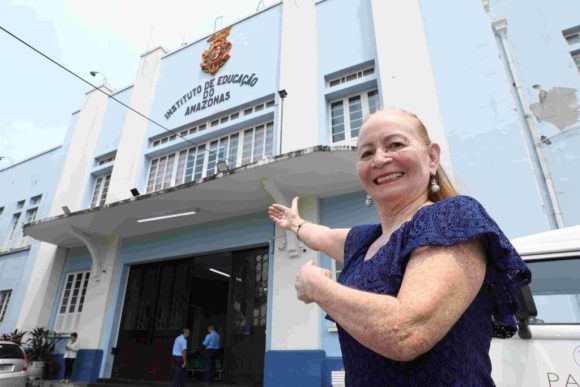 IEA completa 144 anos de história com solenidade marcada pelo encontro de gerações formadas pela unidade de ensino - Educacao professora aposentada Leneyde Dabela Vieira Celebracao aniversario IEA Euzivaldo Queirooz Seduc 1024x683 2 IEA completa 144 anos de história com solenidade marcada pelo encontro de gerações formadas pela unidade de ensino - Educacao professora aposentada Leneyde Dabela Vieira Celebracao aniversario IEA Euzivaldo Queirooz Seduc 1024x683 2