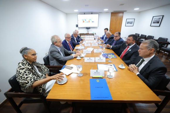 Em Brasília, Wilson Lima reforça compromisso para garantir proteção ambiental com a pavimentação da BR-319 - Em Brasilia Wilson Lima reforca compromisso para garantir protecao ambiental com a pavimentacao da BR 319 Foto Diego Peres Secom 2 1024x682 1