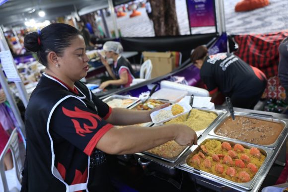 Feira de Natal no Largo de São Sebastião beneficia 160 empreendedores na temporada - cultura feira natal greice anne david martins 1024x683 1
